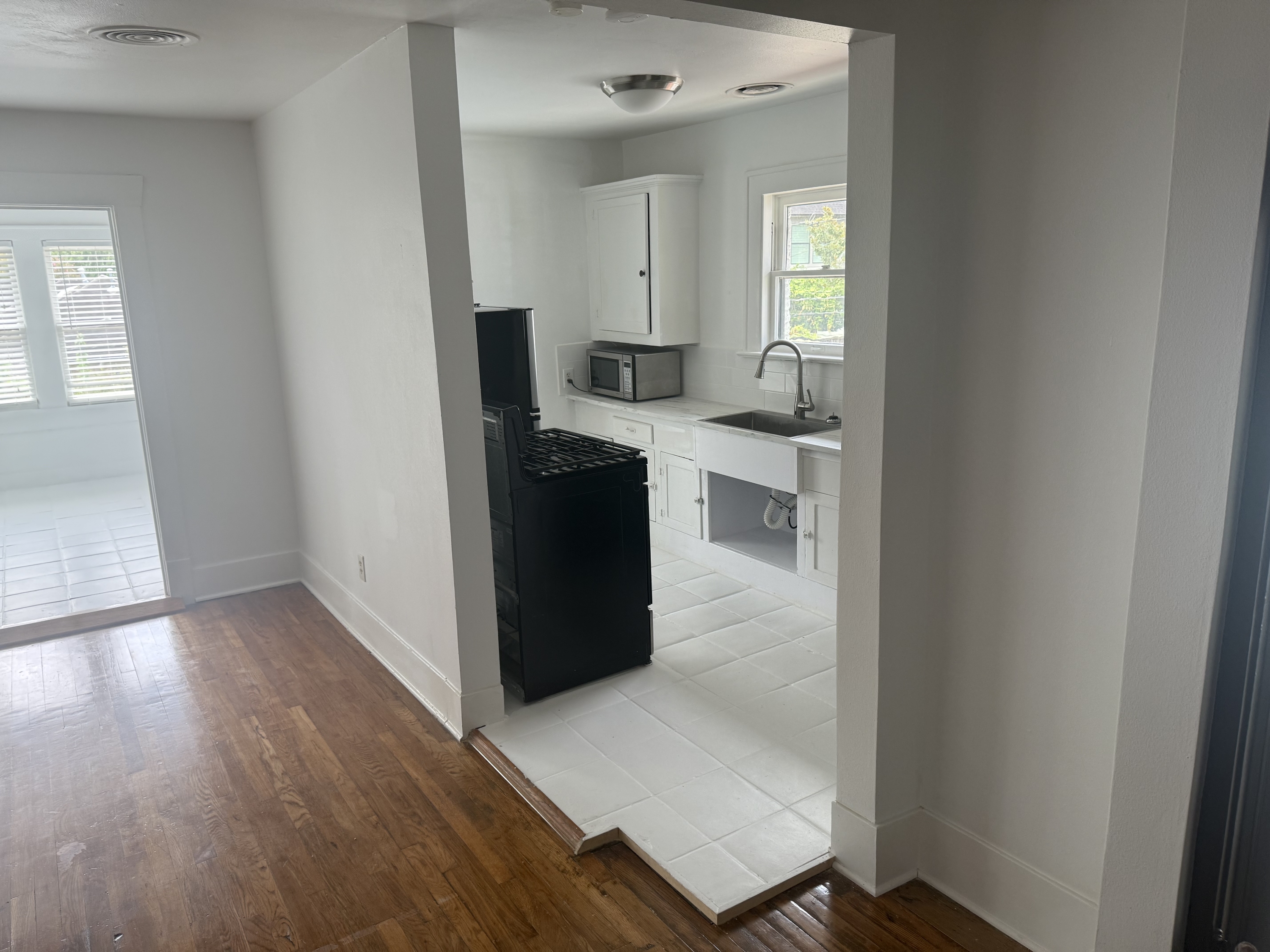 1629 Bonnie Brae Street - 2